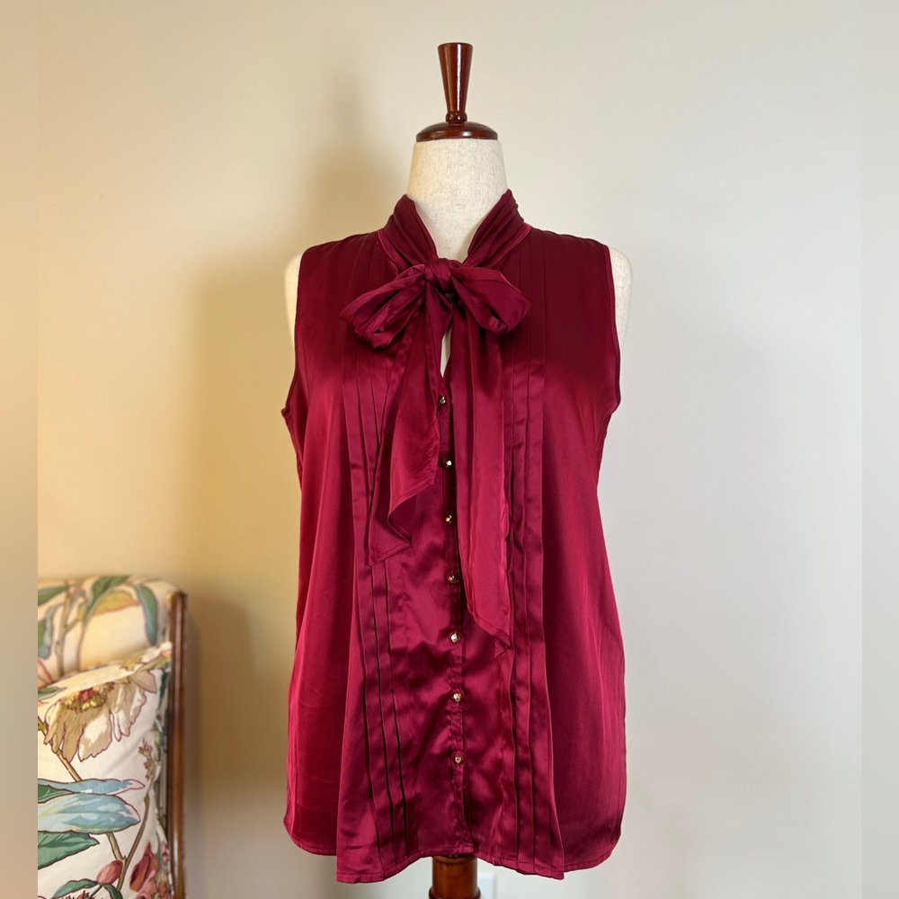 Calvin Klein Maroon Satin Feel, sleeveless button suit blouse, Detachable Scarf